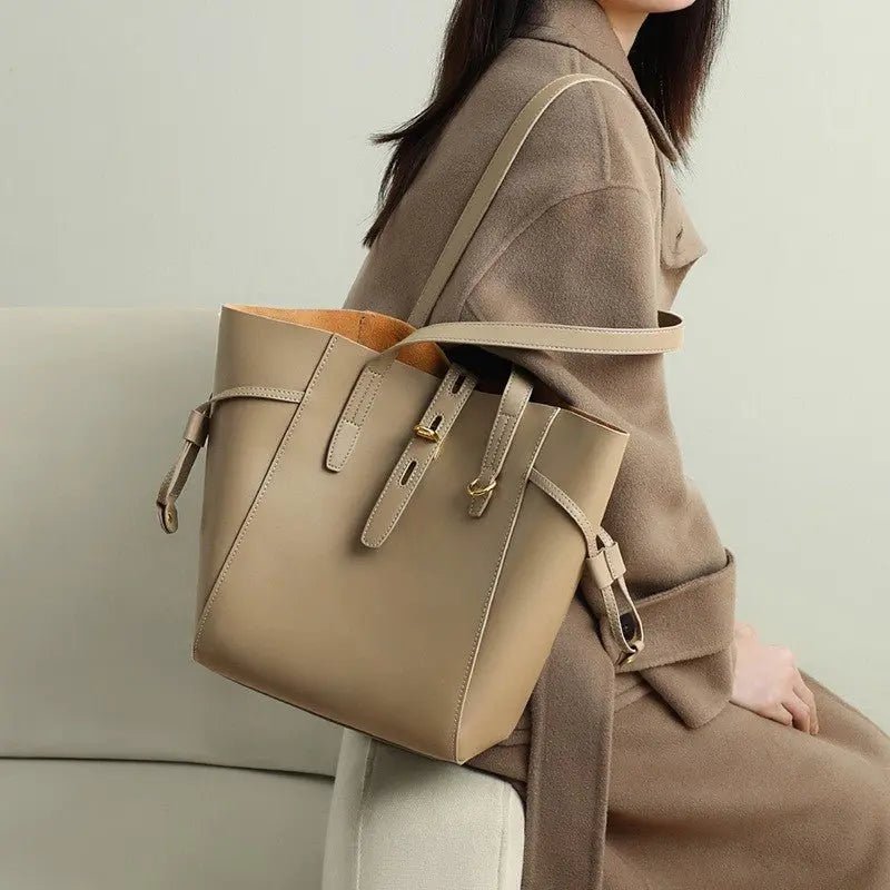 Retro Genuine Leather Portable Shoulder Bag - ZMNS213344404DW
